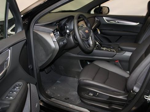 New 2026 Cadillac XT5 Luxury image 4