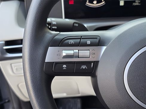 Certified 2025 Hyundai Tucson SE image 25