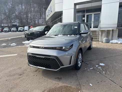 New 2025 Kia Soul LX image 3