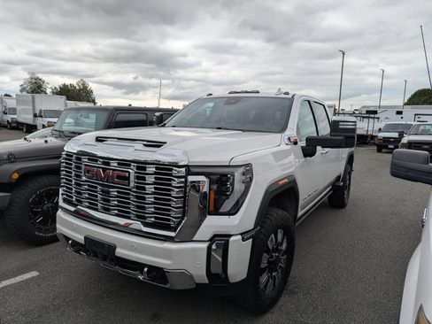 Used 2024 GMC Sierra 3500 Denali w/ Denali Reserve Package AWD/4WD image 1