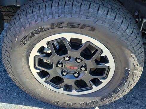 Used 2025 Toyota 4Runner TRD Off-Road Premium image 10