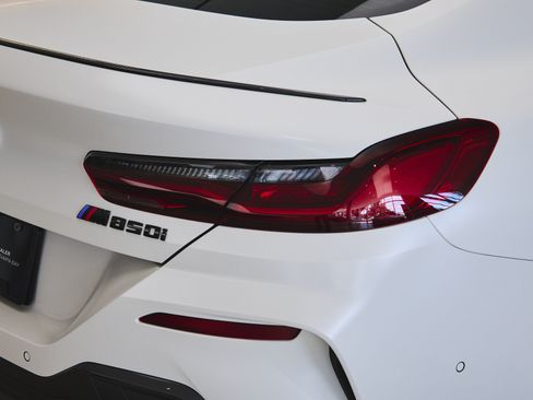 Used 2026 BMW M850i xDrive Coupe w/ M Carbon Exterior Package AWD/4WD image 19