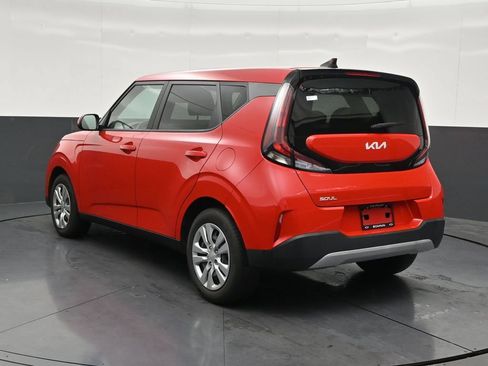 Used 2023 Kia Soul LX FWD image 3