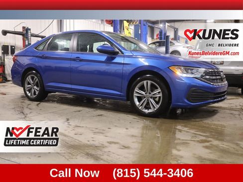 Used 2024 Volkswagen Jetta SE image 1