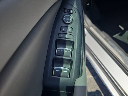 Used 2019 Honda Accord Touring image 13