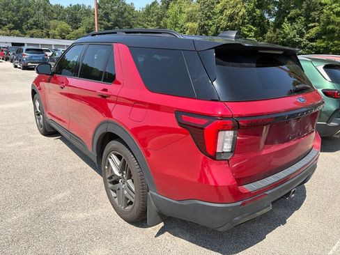 Certified 2025 Ford Explorer ST-Line RWD image 3