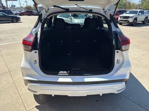 Used 2023 Nissan Kicks SR image 7