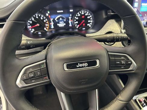 Used 2024 Jeep Compass Latitude AWD/4WD image 19