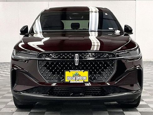 Used 2025 Lincoln Nautilus Premier w/ Jet Appearance Package image 3