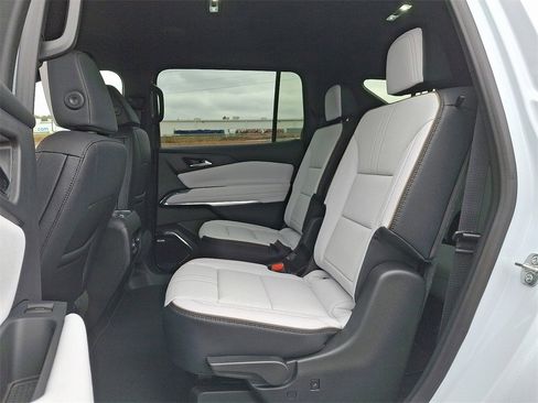 New 2026 Chevrolet Traverse High Country image 5