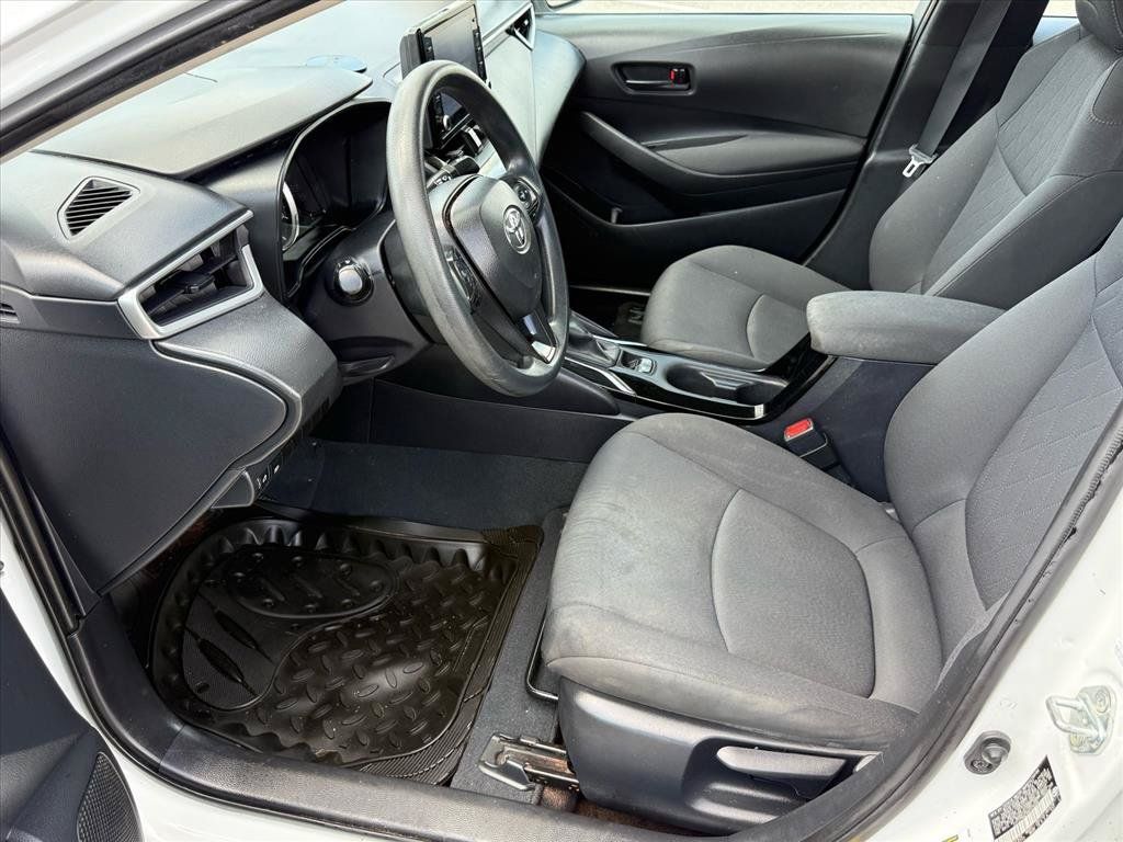 Used 2022 Toyota Corolla LE FWD image 12