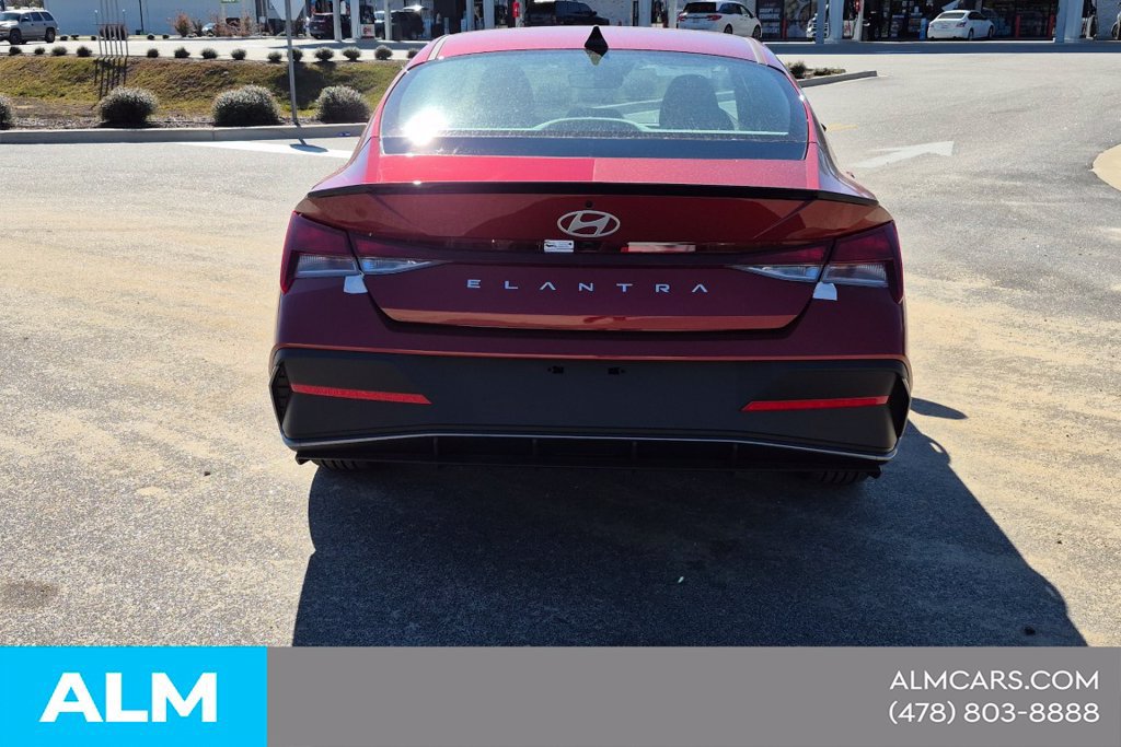 Used 2026 Hyundai Elantra Sport FWD image 7