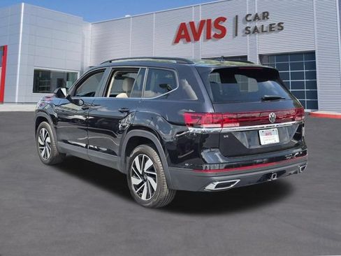 Used 2025 Volkswagen Atlas SE FWD image 7