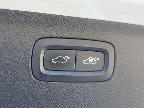 Used 2019 Volvo XC90 T6 Momentum w/ Advanced Package image 15