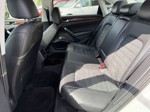 Used 2013 Volkswagen Passat TDI SEL Premium FWD image 20