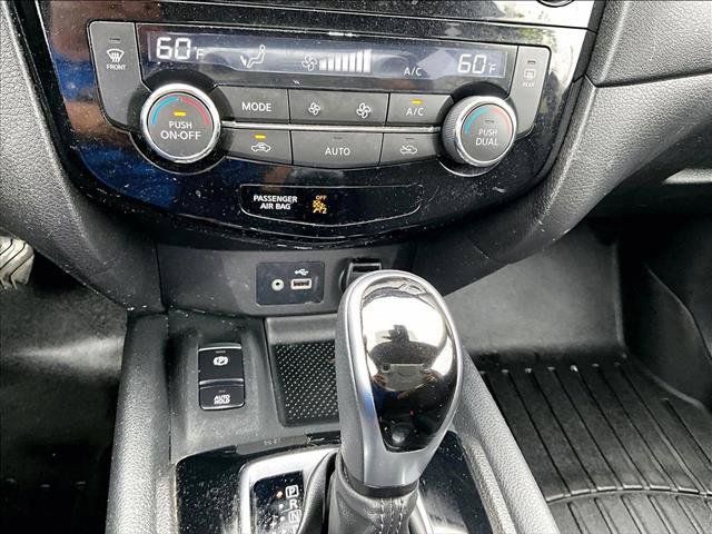 Used 2019 Nissan Rogue SV w/ Sun & Sound Touring Package AWD/4WD image 24