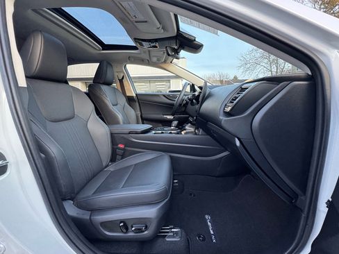 Used 2025 Lexus NX 350h AWD w/ Premium Package image 23