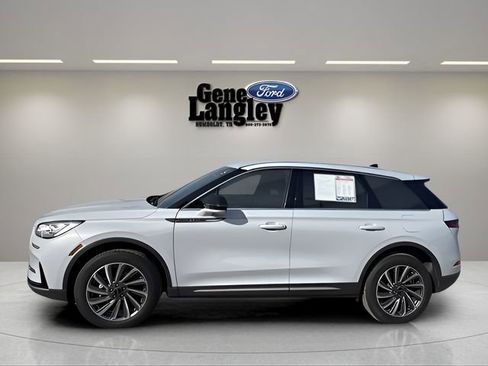 Used 2025 Lincoln Corsair Reserve AWD/4WD image 2