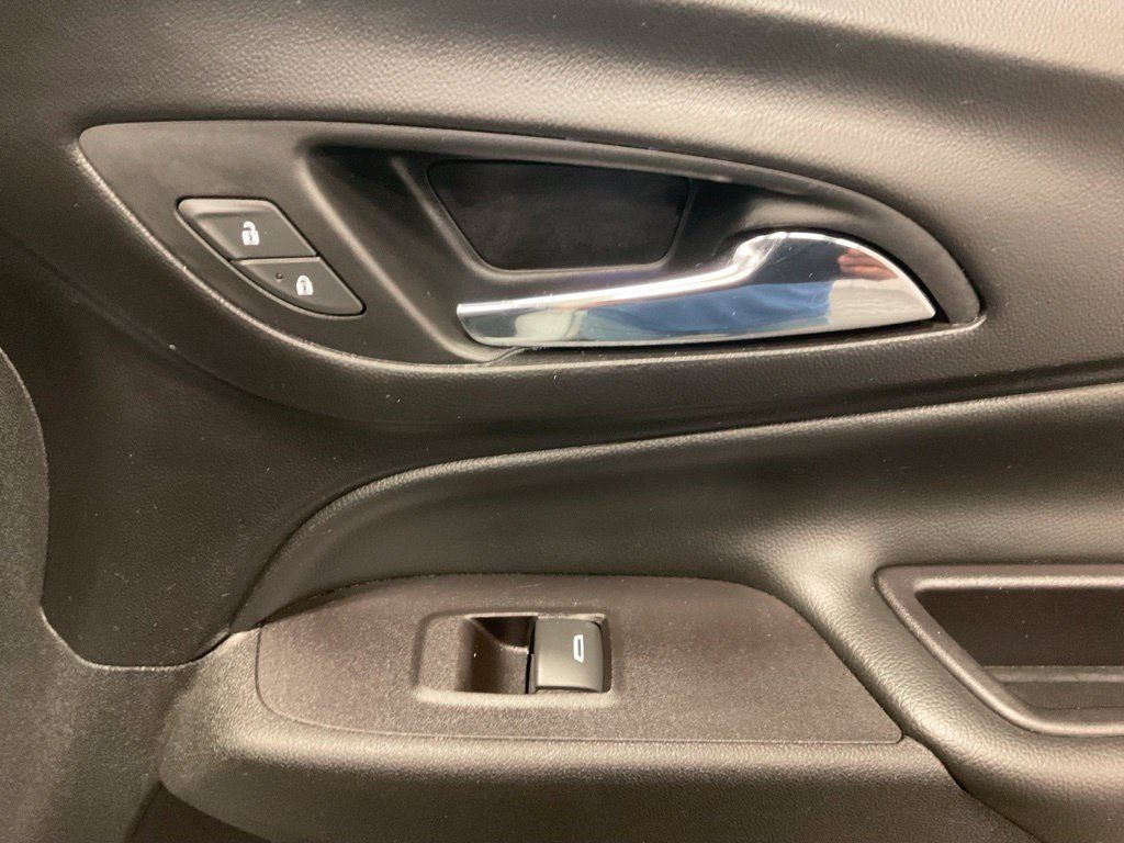 Used 2018 Chevrolet Equinox LT AWD/4WD image 30