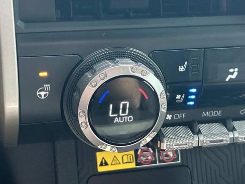 Used 2024 Toyota Tacoma TRD Off-Road image 28