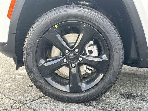 New 2025 Jeep Grand Cherokee L Limited w/ Black Appearance Package image 30