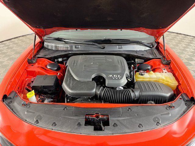 Used 2018 Dodge Charger SXT w/ Blacktop Package RWD image 38