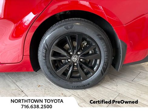 Used 2025 Toyota Camry LE w/ Convenience Package image 32