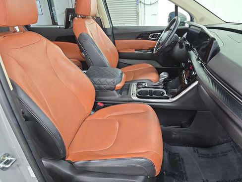 Used 2022 Kia Carnival SX Prestige image 27