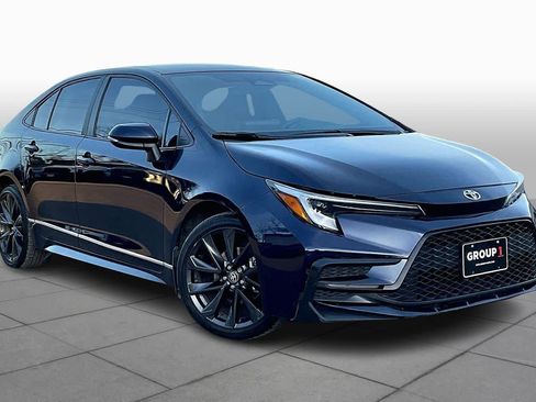 Used 2024 Toyota Corolla SE image 2