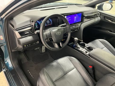 Used 2025 Toyota Camry XSE FWD image 14