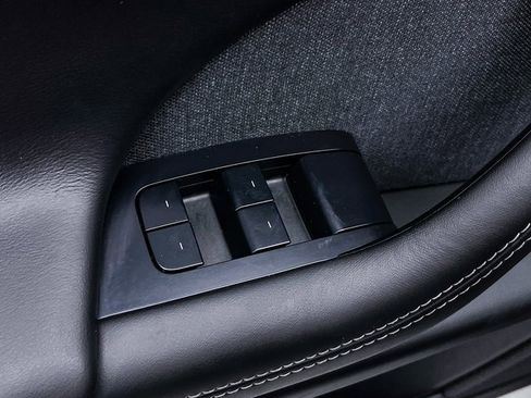 Used 2022 Tesla Model X Plaid image 19