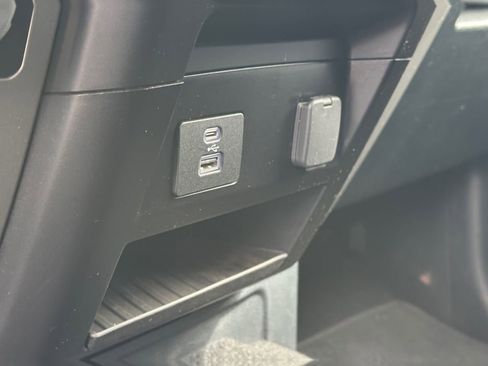 Used 2022 Ford F250 Lariat w/ Lariat Value Package image 20