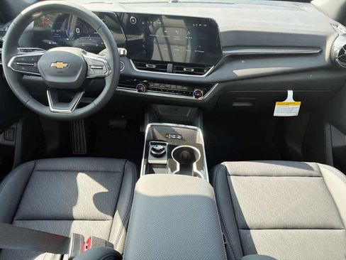 New 2026 Chevrolet Equinox LT w/ Convenience Package II image 10