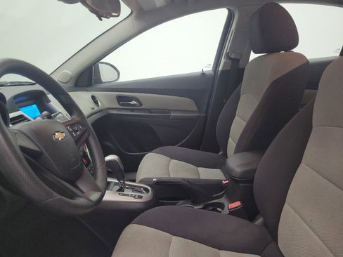 Used 2014 Chevrolet Cruze LS FWD image 17