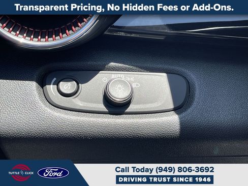 Used 2025 Chevrolet Trax RS w/ Sunroof Package FWD image 25