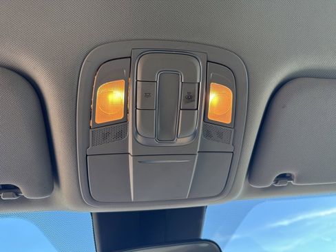 Used 2020 Hyundai Santa Fe SE image 20