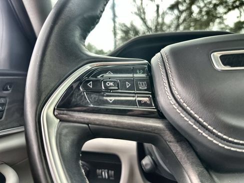 Used 2021 Jeep Grand Cherokee L Overland w/ Luxury Tech Group IV AWD/4WD image 31