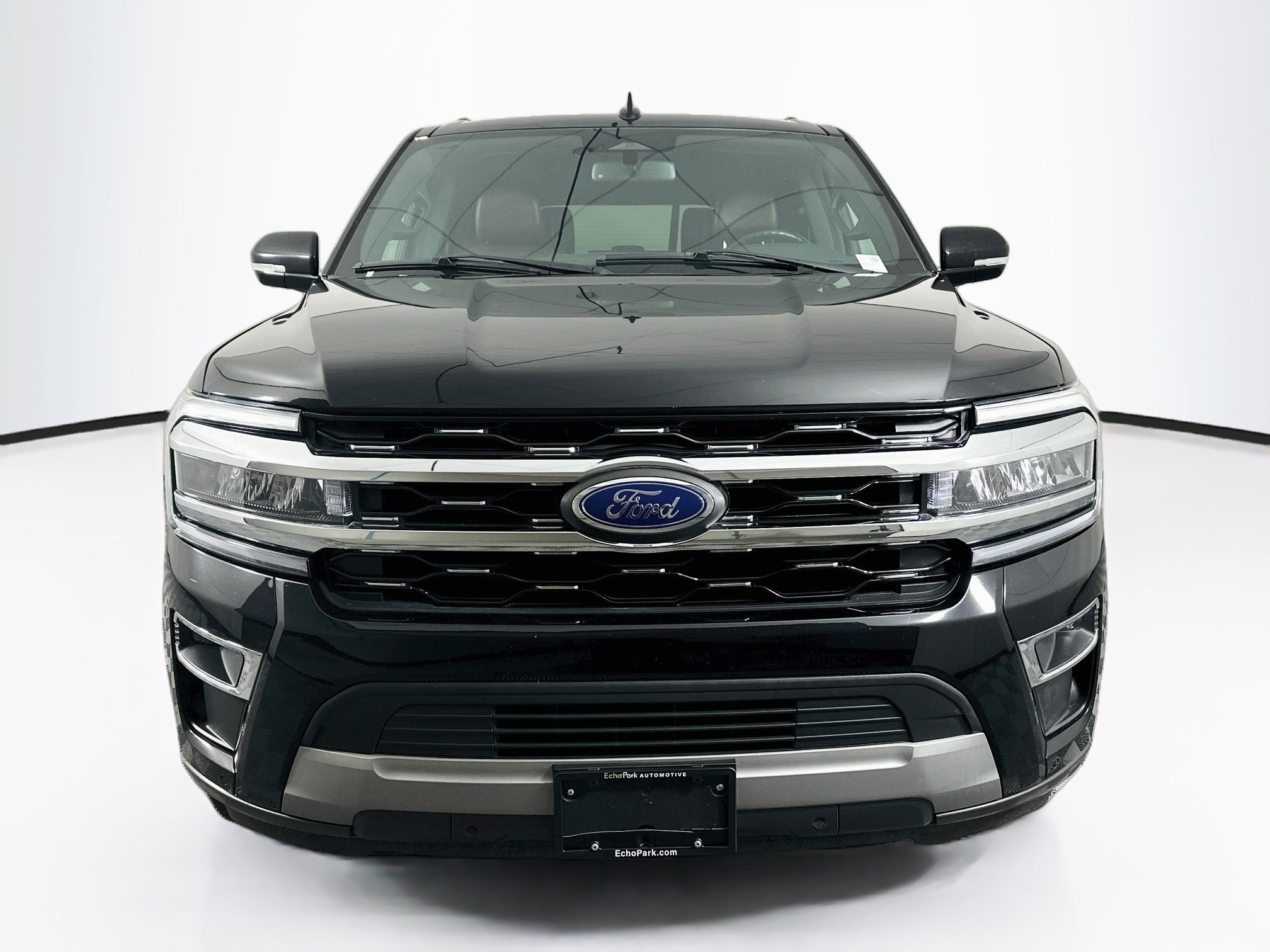 Used 2024 Ford Expedition Limited RWD image 2
