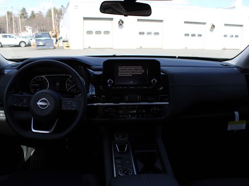New 2025 Nissan Pathfinder SV AWD/4WD image 9