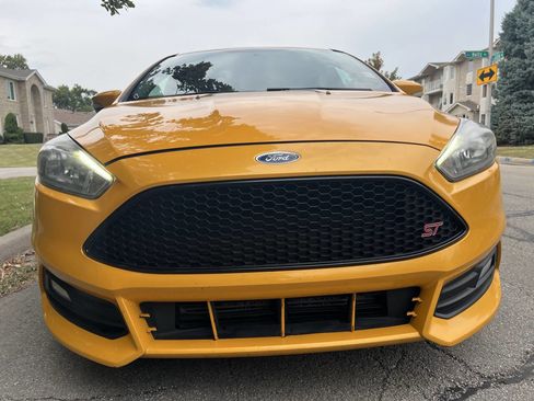 Used 2016 Ford Focus ST image 4