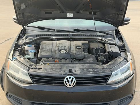 Used 2012 Volkswagen Jetta SE FWD image 17