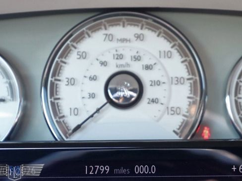 Used 2017 Rolls-Royce Dawn Convertible image 35