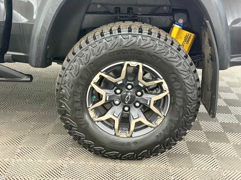 Used 2024 Chevrolet Colorado ZR2 w/ Technology Package image 13