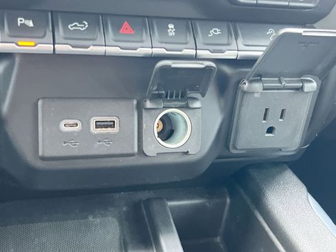 Used 2022 GMC Sierra 2500 SLT w/ SLT Preferred Package image 30