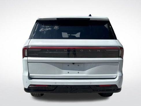 Used 2025 Lincoln Navigator L Reserve AWD/4WD image 4
