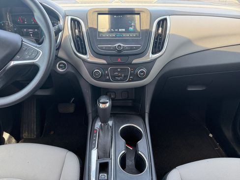 Used 2018 Chevrolet Equinox LS FWD image 11