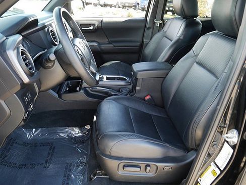 Used 2023 Toyota Tacoma TRD Sport image 10