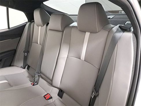 Used 2025 Toyota Camry SE image 13