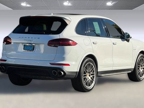 Used 2017 Porsche Cayenne S image 8