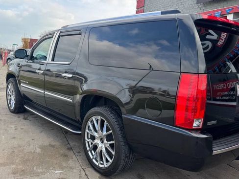 Used 2011 Cadillac Escalade ESV AWD image 10